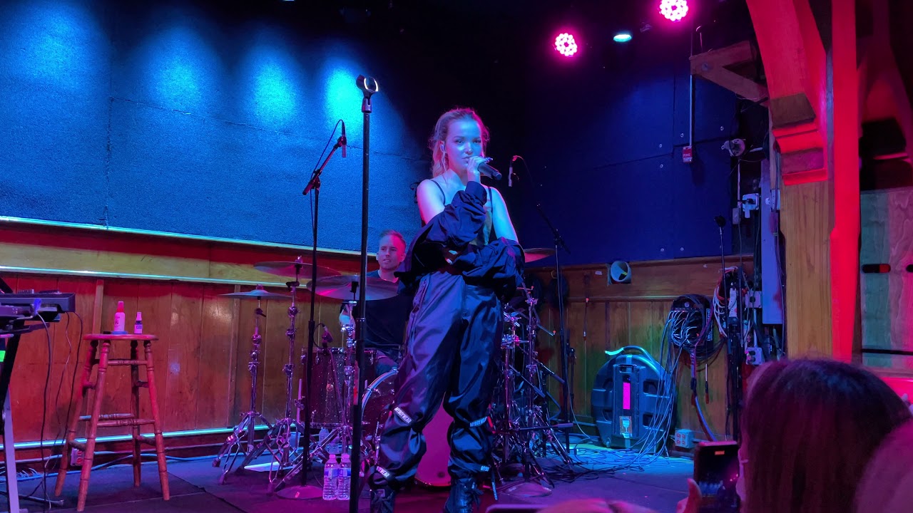 Dove Cameron “Bloodshot” - Schubas Tavern Chicago 10/4/2021