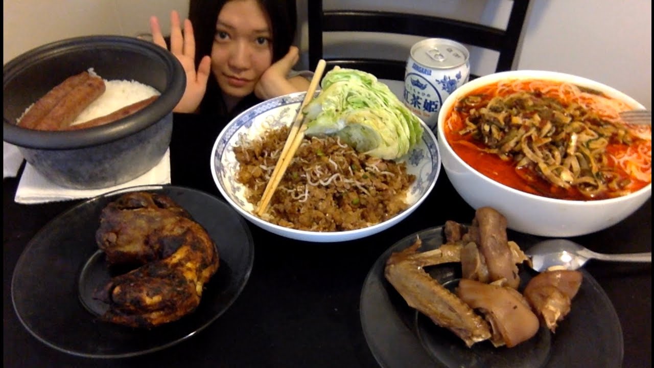 【吃播】Eating Show/Mukbang 两餐吃完：生菜包&烤猪肘&卤猪脚&卤鸭翅&腊肠饭&乱汤米线