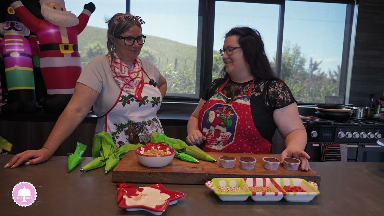 🎄 Cake Decorating Magic & Christmas Giveaway 🎄