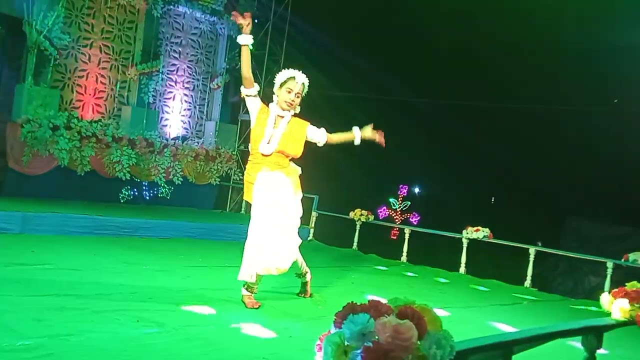 শ্যাম সুন্দর গিরি ধারি। নৃত্য -তৃষা গিরি, এক্তারপুর, ভগবান পুর, পূর্ব মেদিনীপুর।