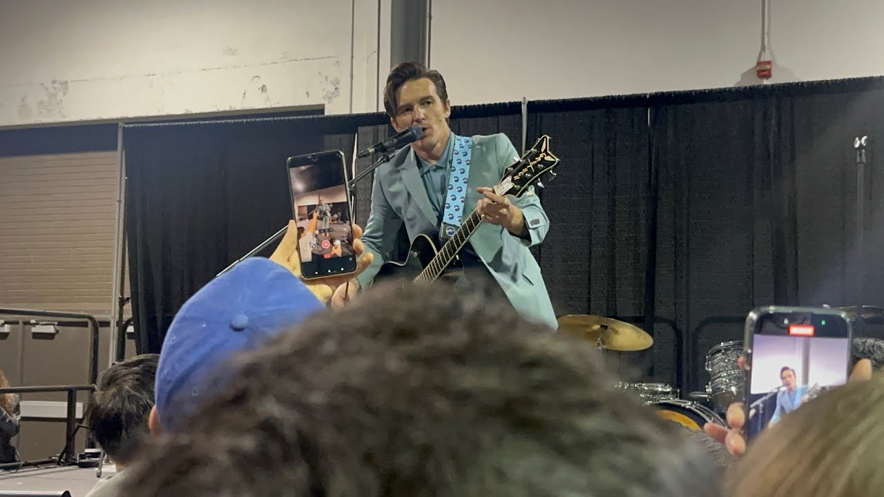 Drake Bell performs Found a Way at Nostalgia Con Anaheim