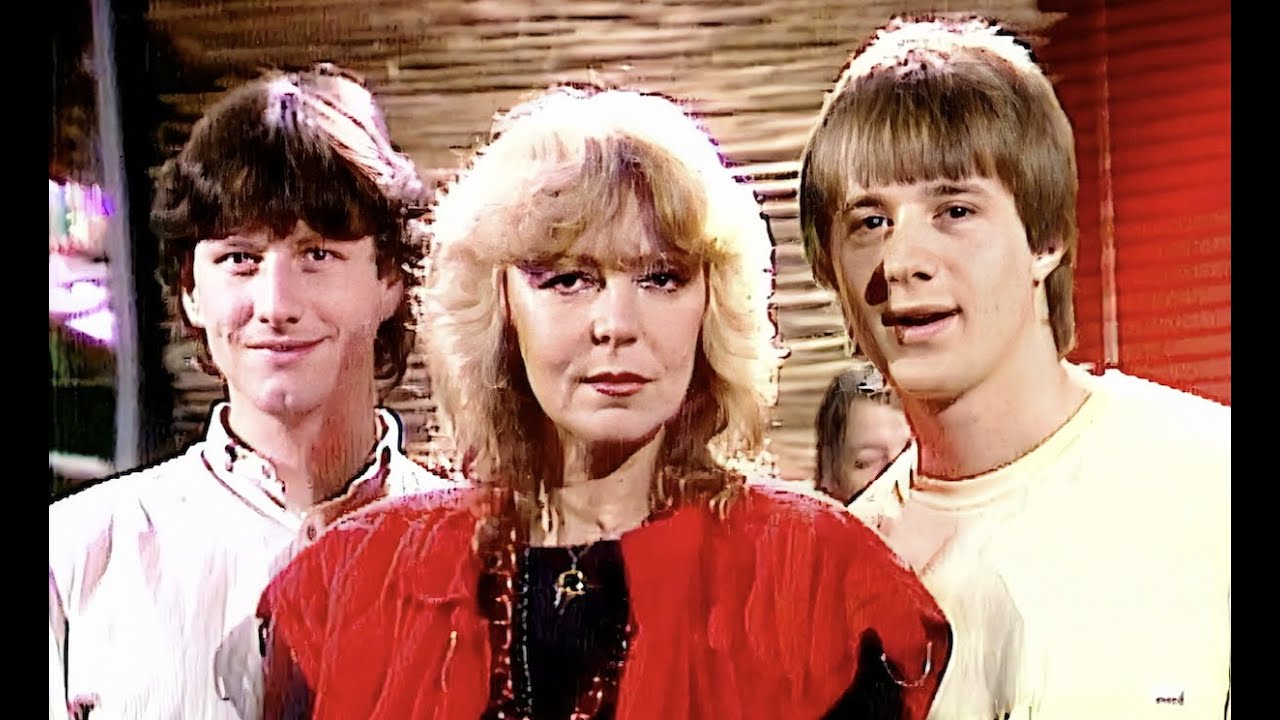 Hana Zagorová, Stanislav Hložek & Petr Kotvald - Jinak to nejde (Guardian Angel) (1984)