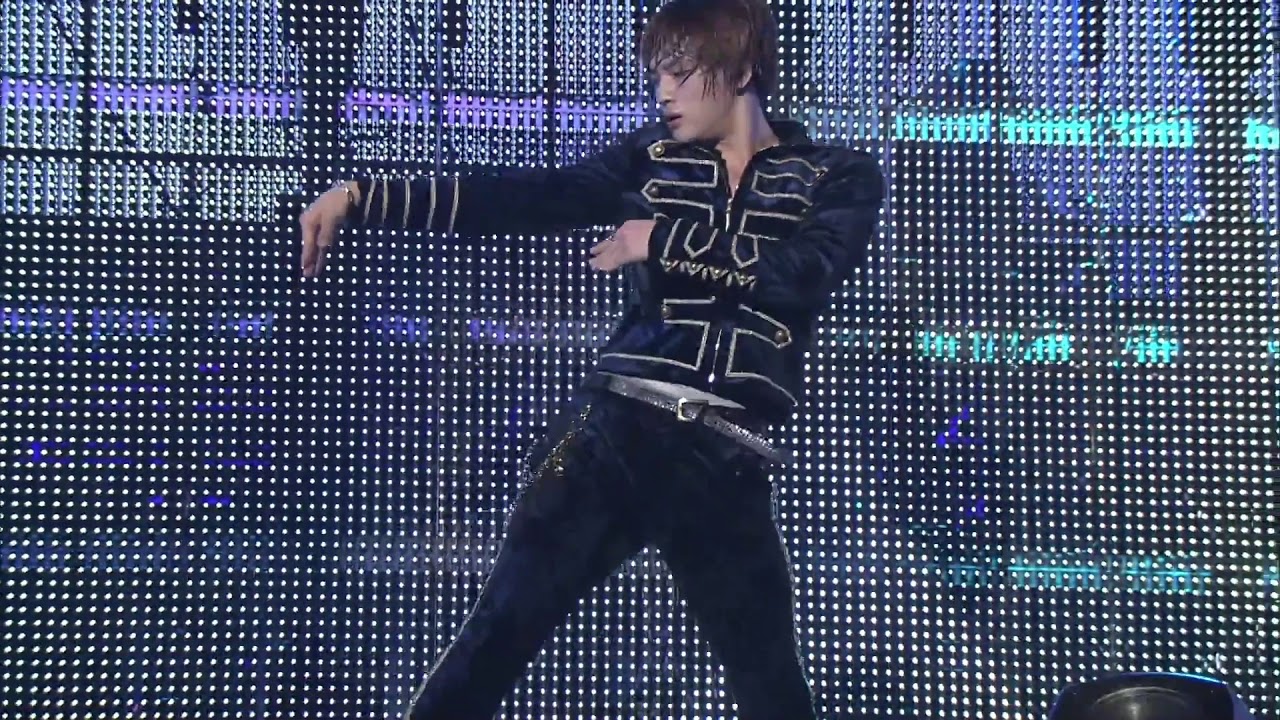 동방신기 주문(MIROTIC) 도쿄돔 퍼포먼스