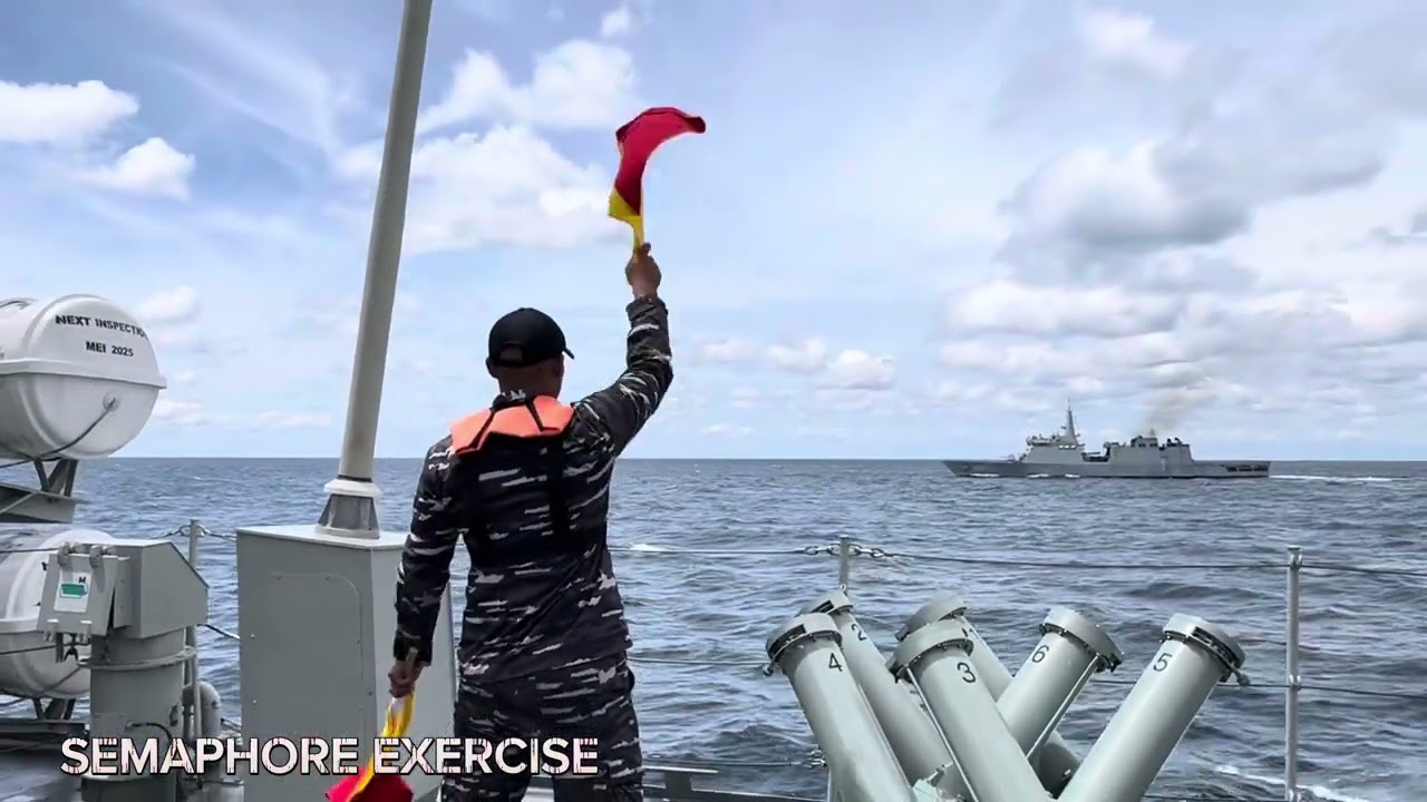 KRI Kerambit-627 Passing Exercise Dengan Indian Navy INS Saryu P54