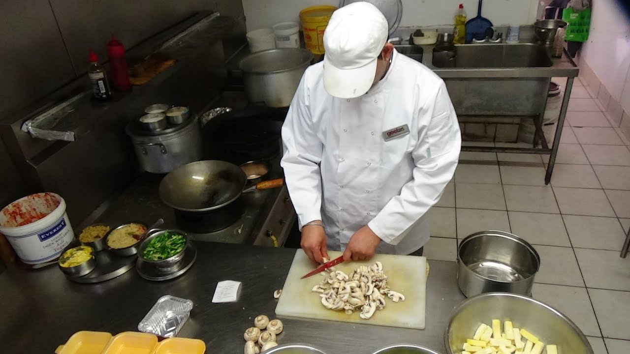 Indo-Chinese Recipes: Chilli Paneer, Hakka Noodles, Crispy Mushrooms at Geeta's Fast Food, Leicester