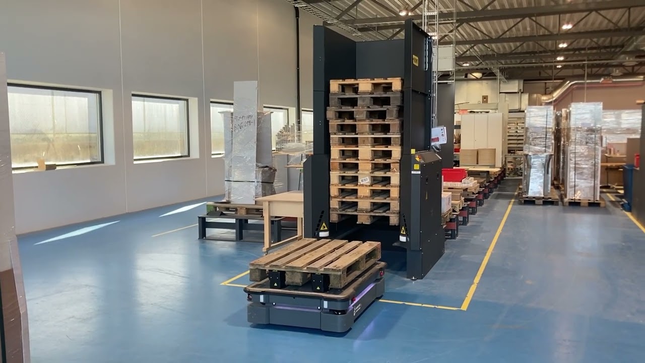 AMR Smart Pallet Stations