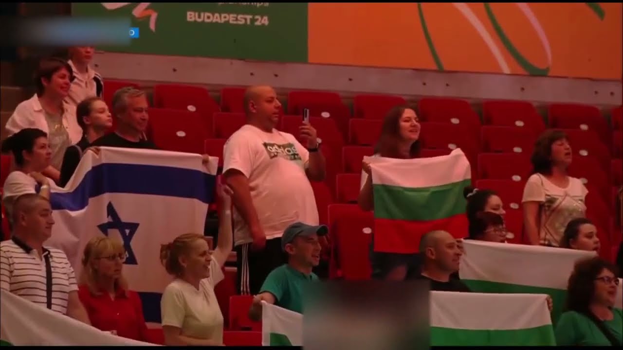 Българските гимнастички след прекъсването на Химна на България го изпяха акапелно ....