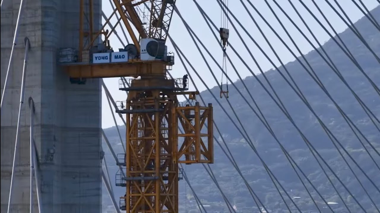 2026.03.15  淡江大橋  主橋塔塔吊退節塊作業中 各區施工概況進度觀察 空拍 LIVE 直播