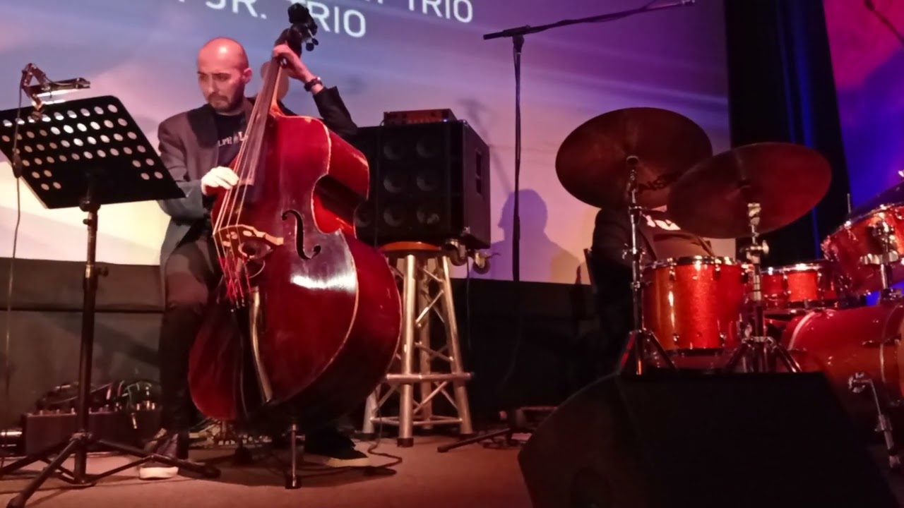 Szakcsi Junior Trio- Along came Betty