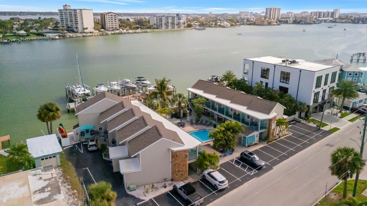 673 Bay Esplanade, Clearwater, FL