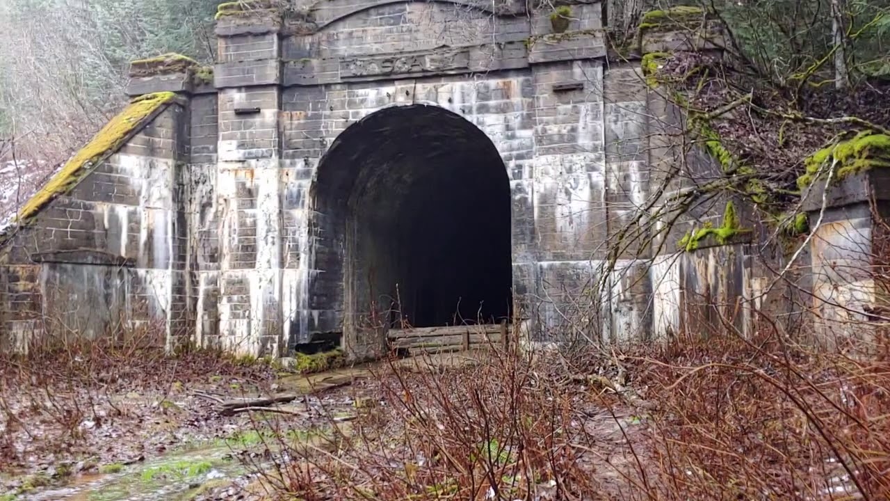 Exploring the Abandoned Cascade Train Tunnel