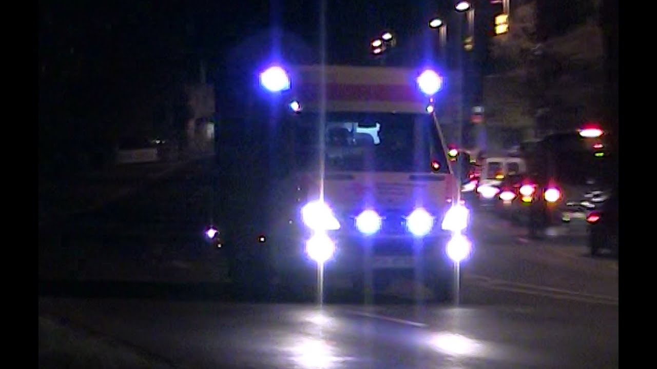 German ambulance responding at night | RTW 83/1 DRK Pirna