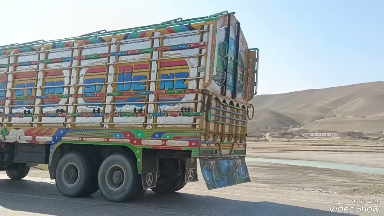رفتار موتر های باربری در سرک پخته