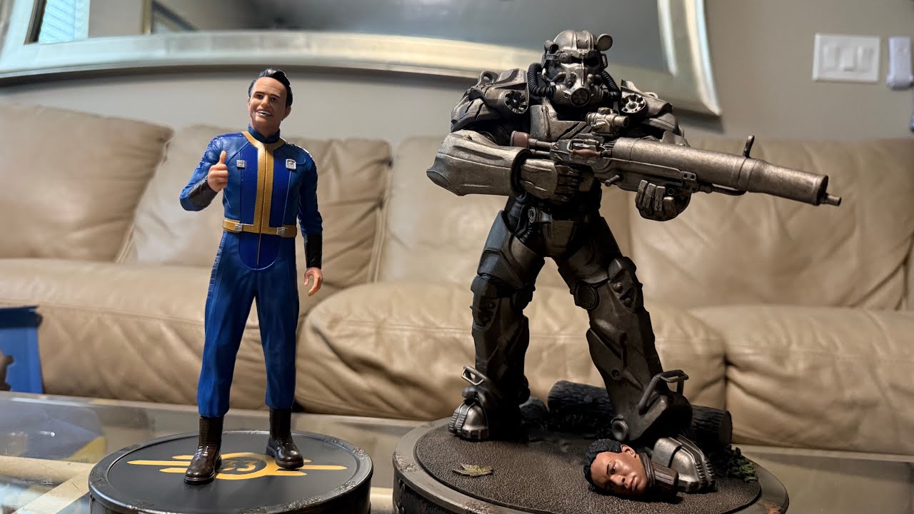 “Fallout” tv show statues: Cooper Howard and Maximus (made by Dark Horse Comics)