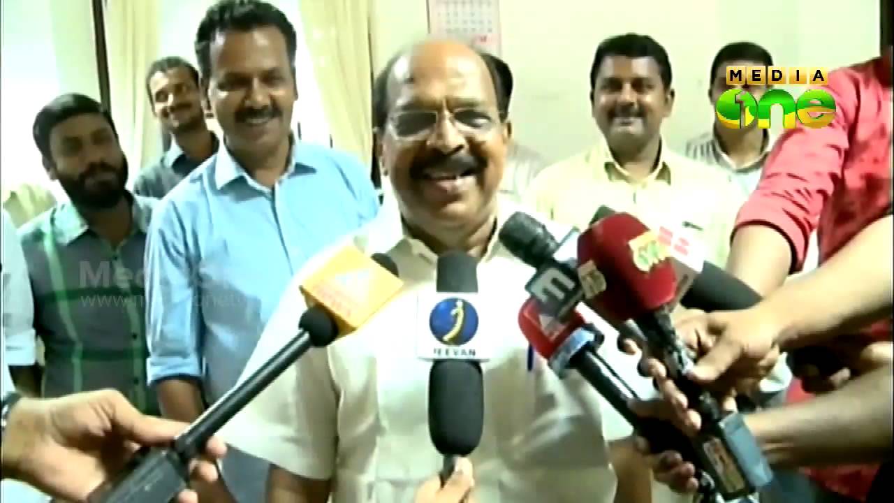 Minister designates and leaders seek blessings from VS Achutanandan
