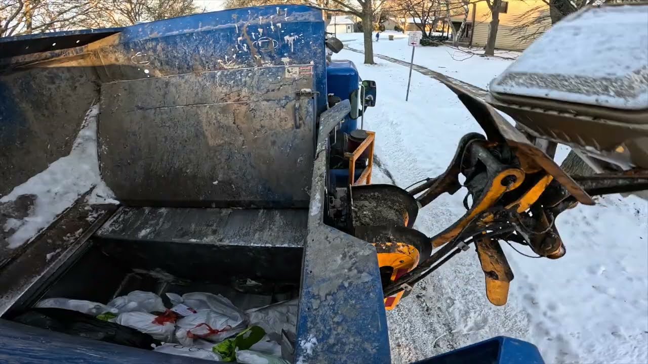 Garbage Truck GoPro Hopper POV | Labrie Automizer on Light Snowy Trash