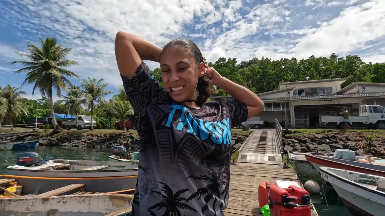 Hunting turtle in Tafunsak Channel, Kosrae