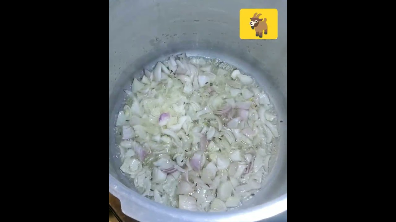 spicy goats head nd legs curry//Goat Head and legs mixed spicy curry preparation//old style