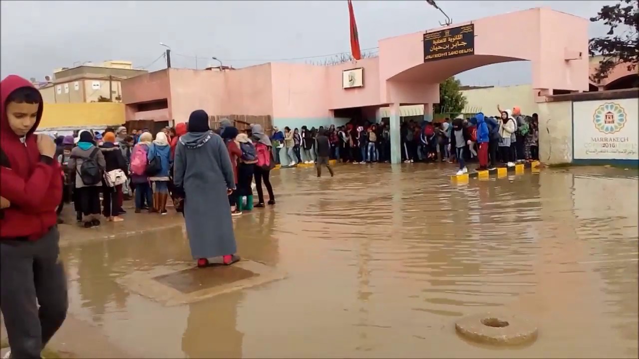سيدي يحيى الغرب واقع ماسوي تعيشه إعدادية جابر بن حيان عند كل تساقطات مطرية والضحية ابناء الشعب