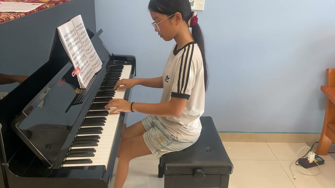 Gia Nghi (2012) - Diabelli: Sonatina Op.151, No.1 (Chương 3) (1/6/2025)