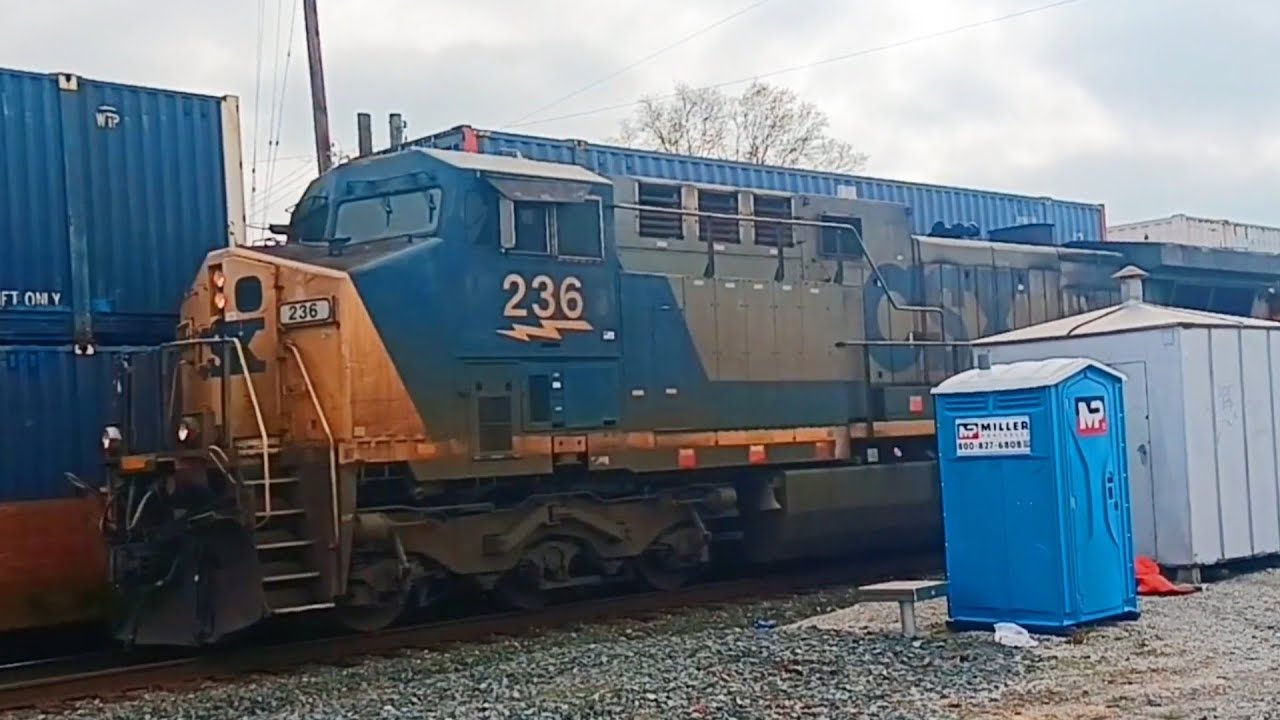  //Bright Future🟡🔵🩶 CSX YN2 236 Leads CSX Grain Train Beautiful K5LA