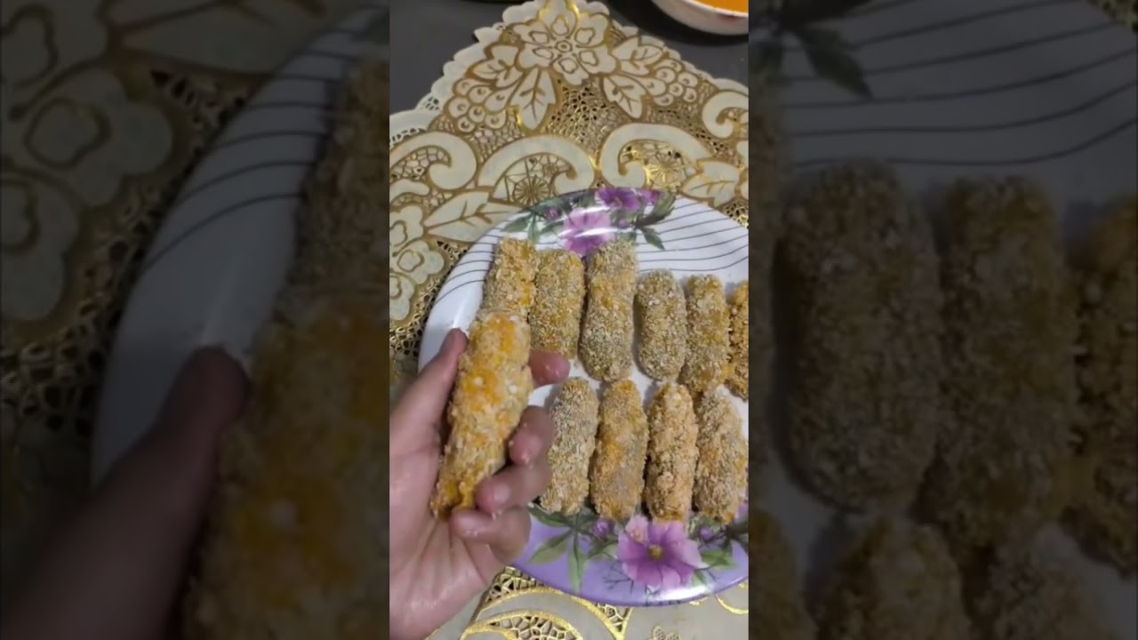 Itna Cheesy Chicken Roll 🤤🧀 Ek Bite Aur Dil Khush! #swaadkasafar #chickenrecipe #easyrecipe