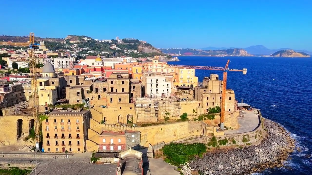 Sorvolando Pozzuoli | Campi Flegrei | DJI NEO 
