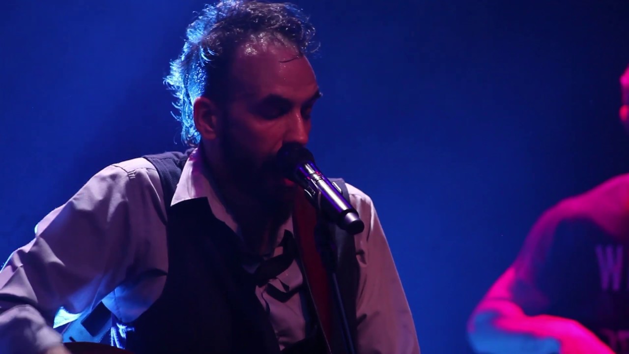 Φεύγω Για Μένα - Πάνος Μουζουράκης | Live Στον Σταυρό Του Νότου