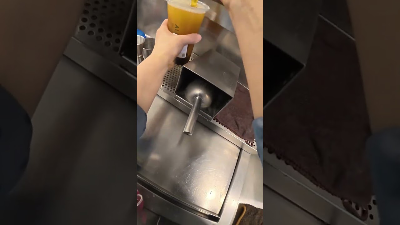 I work part-time at a coffee shop.