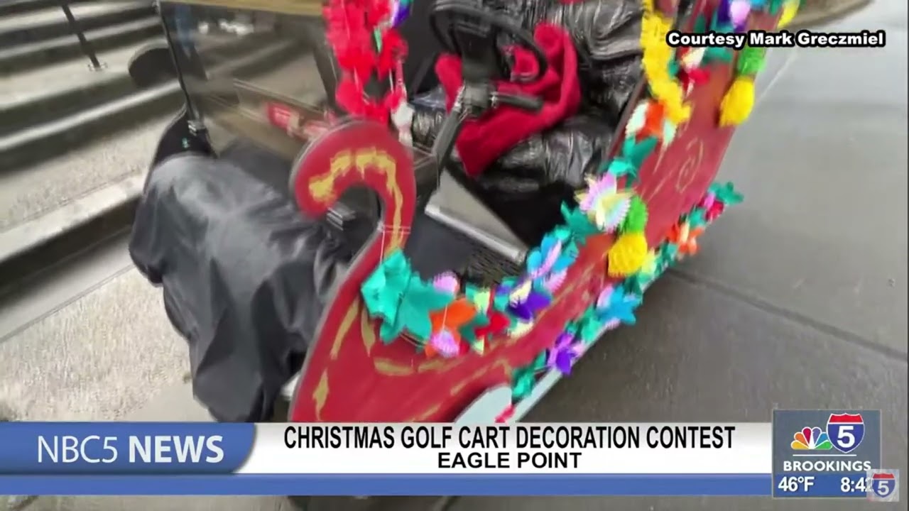 Christmas Golf Cart Decoration Contest in Eagle Point