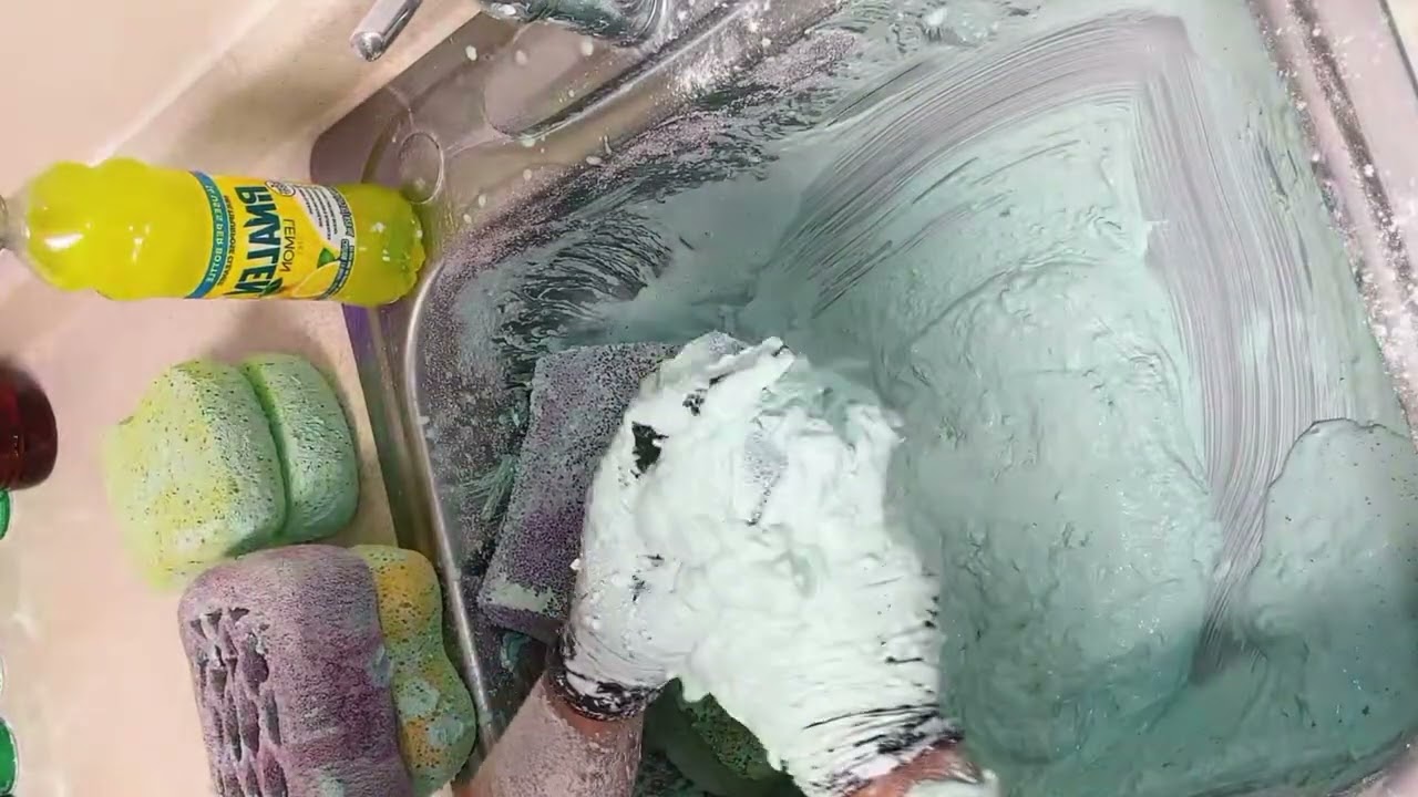Mix laundry powder suds overload so Satisfaying 👌🏻 #asmr  #laundry #oddlysatisfying #asmrsounds 