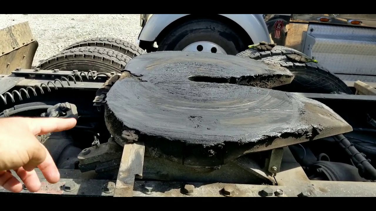 How and why you lock a 5th wheel.