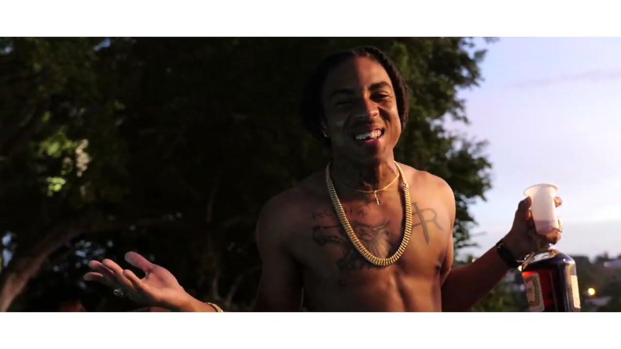 ALPHA 🐺 - Fémé Guel Aw 🤫 (Official Music Video)