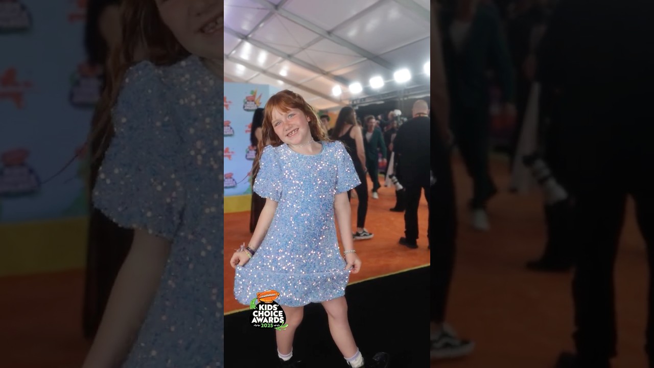 ADLEY on the ORANGE CARPET!! A for Adley 360 video machine at Nickelodeon Kids Choice Awards!