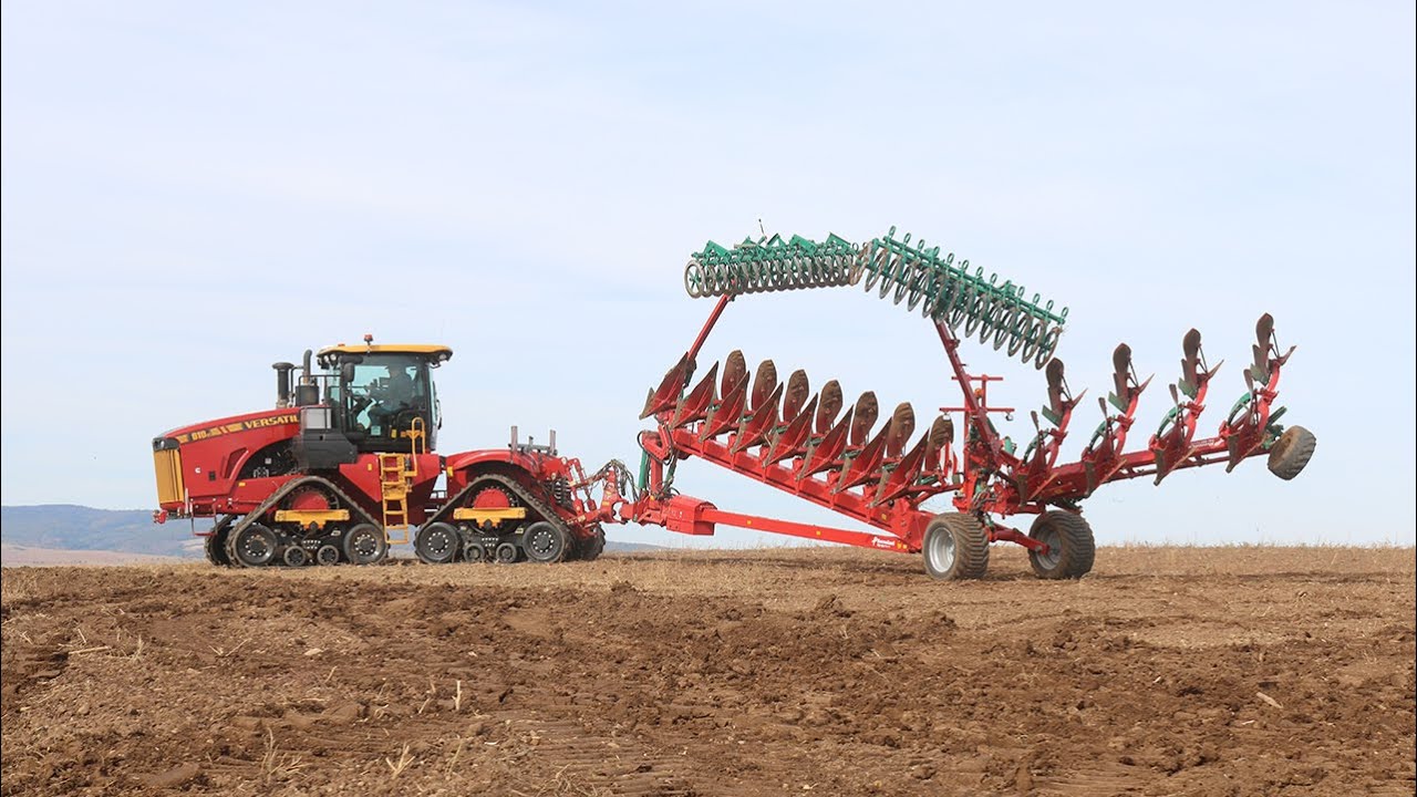 Versatile 610 DT Delta Track pulling Kverneland PW 12 furrow plough pretty fast +++ Take  V