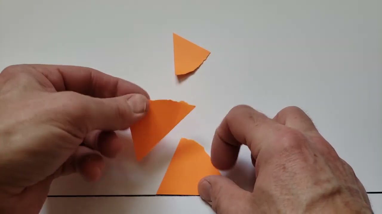 Сумма внутренних углов треугольника равна 180&deg;. Демонстрация.