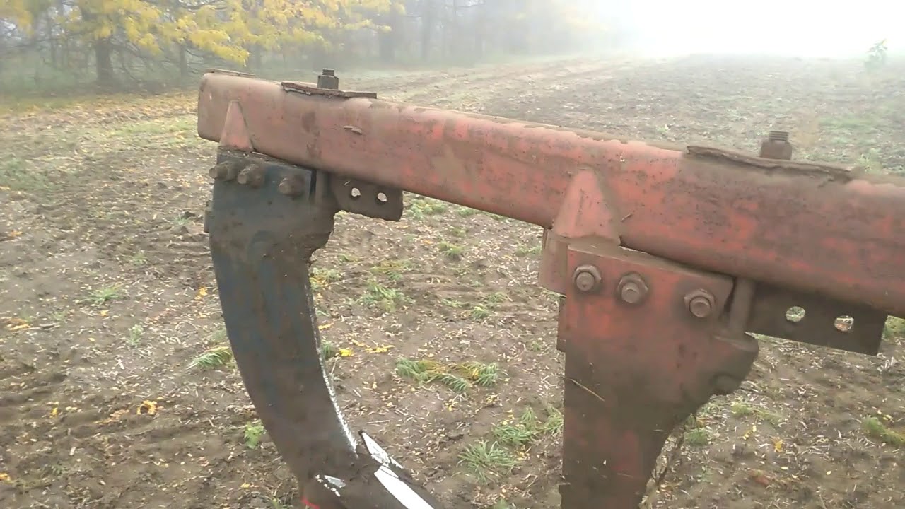 26.10.2019 року Глибоке рихлення Т-150К та ПЛН 5/35 зі стійками параплау ( глубокорыхлитель с плуга)