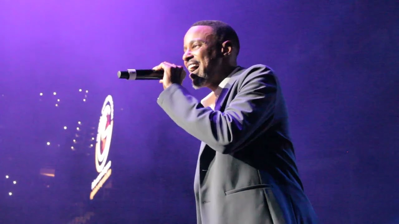 THE CROWD OUT SINGS TEVIN CAMPBELL 