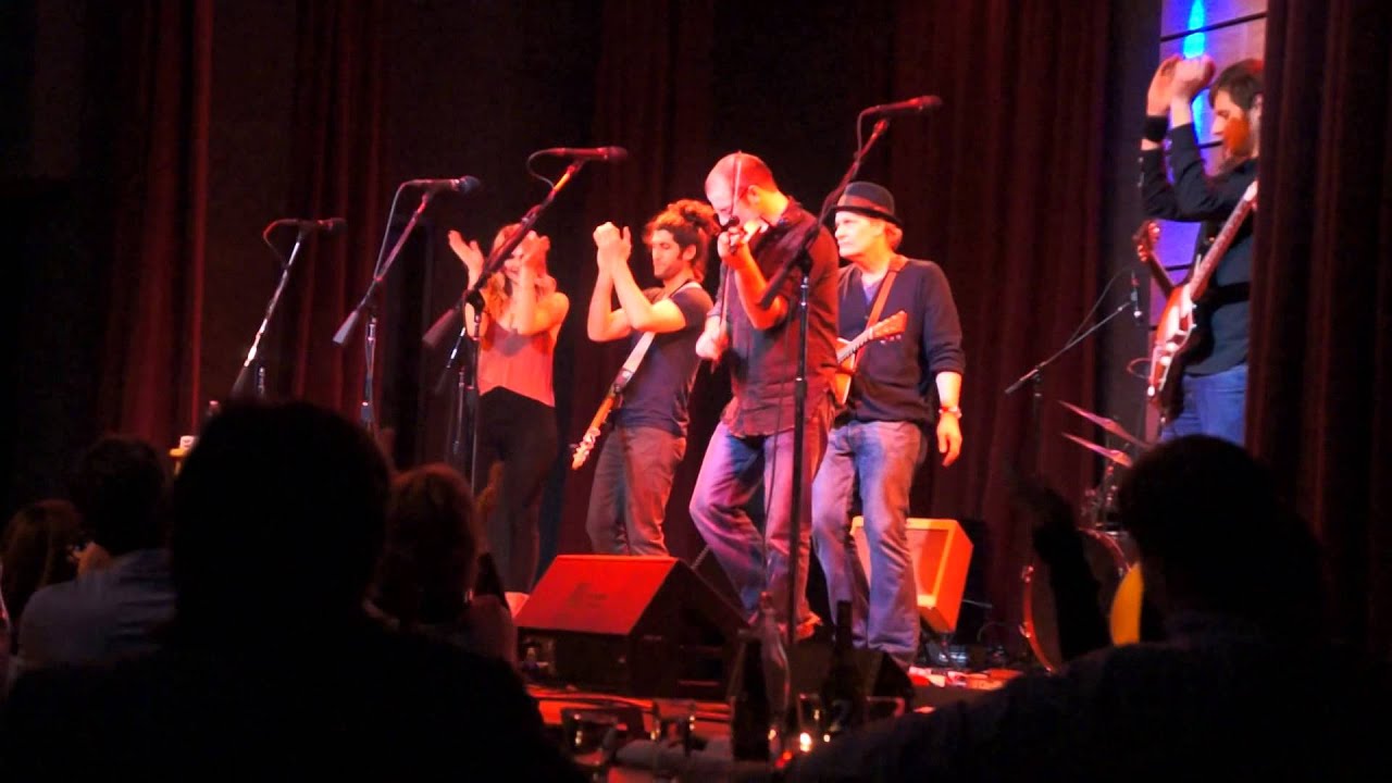 Fiddle player solo, awesome!  Jeff Daniels w. The Ben Daniels Band, Nashville, TN