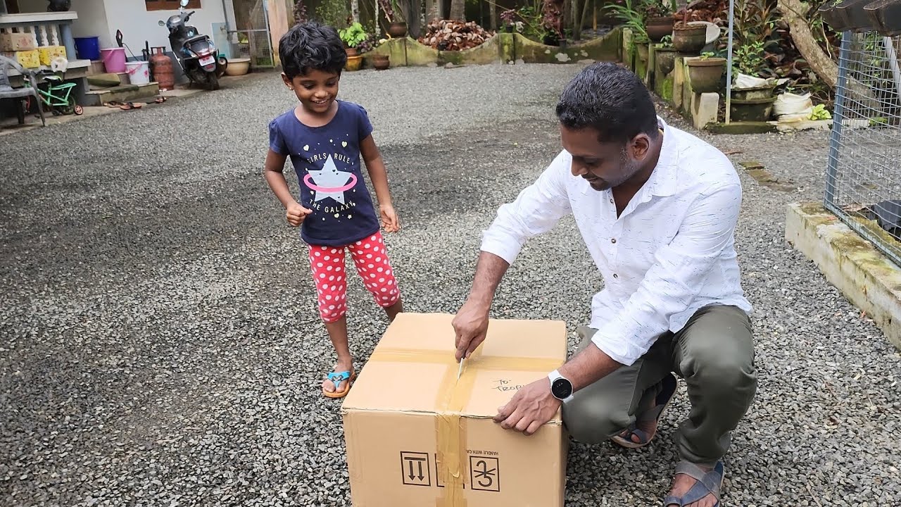 കുളത്തിലേക്കും, ടാങ്കിലേക്കും കുറെ മീനുകളെ വാങ്ങി.
