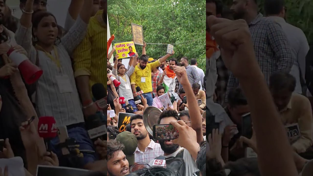 Delhi police 😡😡 #cockroach #jantarmantar #cjp #cjpprotest
