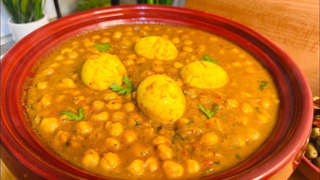 الحمص مرقة طيبوه وردو عليا الخبار أكلة شعبية ولكن مذاقو لذيذ وشهيوة ساهلة واقتصادية يا سلاااام !!👌😍😍