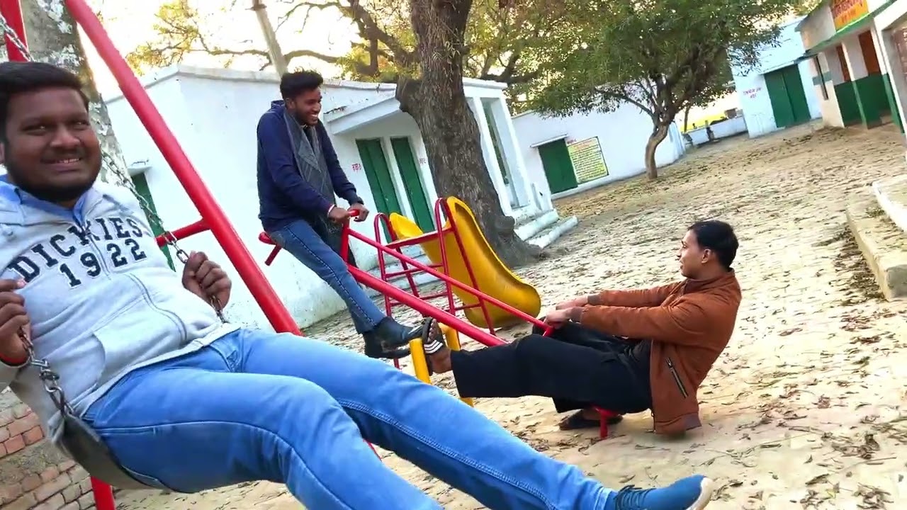 झूलों के साथ ये क्या 😱 देखो | Enjoy And Fun | New Video #viral #funny #ytshorts