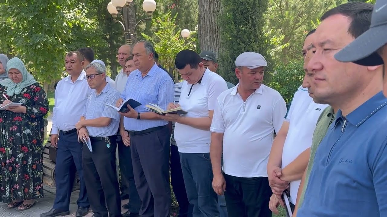 Кўчаларга чиқинди ташлаш уят!