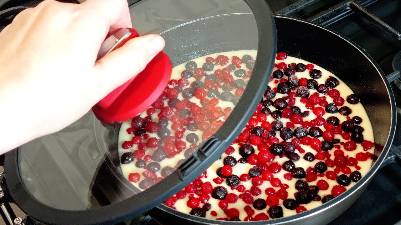 No oven or mixer needed! BERRY PIE in a frying pan!