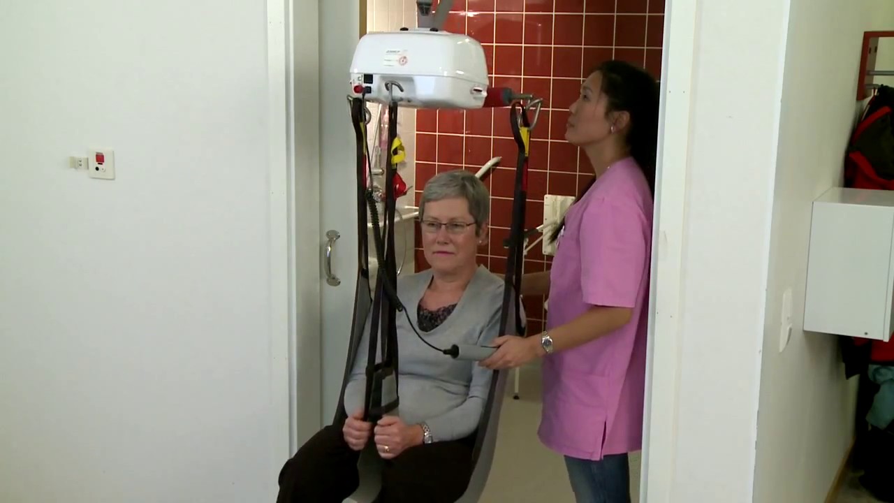 Umh&auml;nge-Deckenlifter mit Schwingsystem zum Transfer von Raum-zu-Raum Patientenpflege