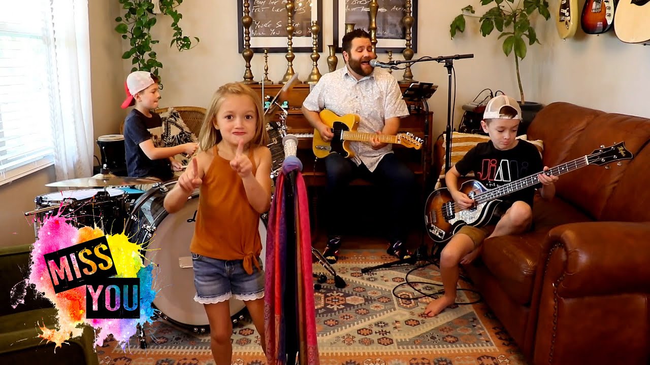 Colt Clark and the Quarantine Kids play 