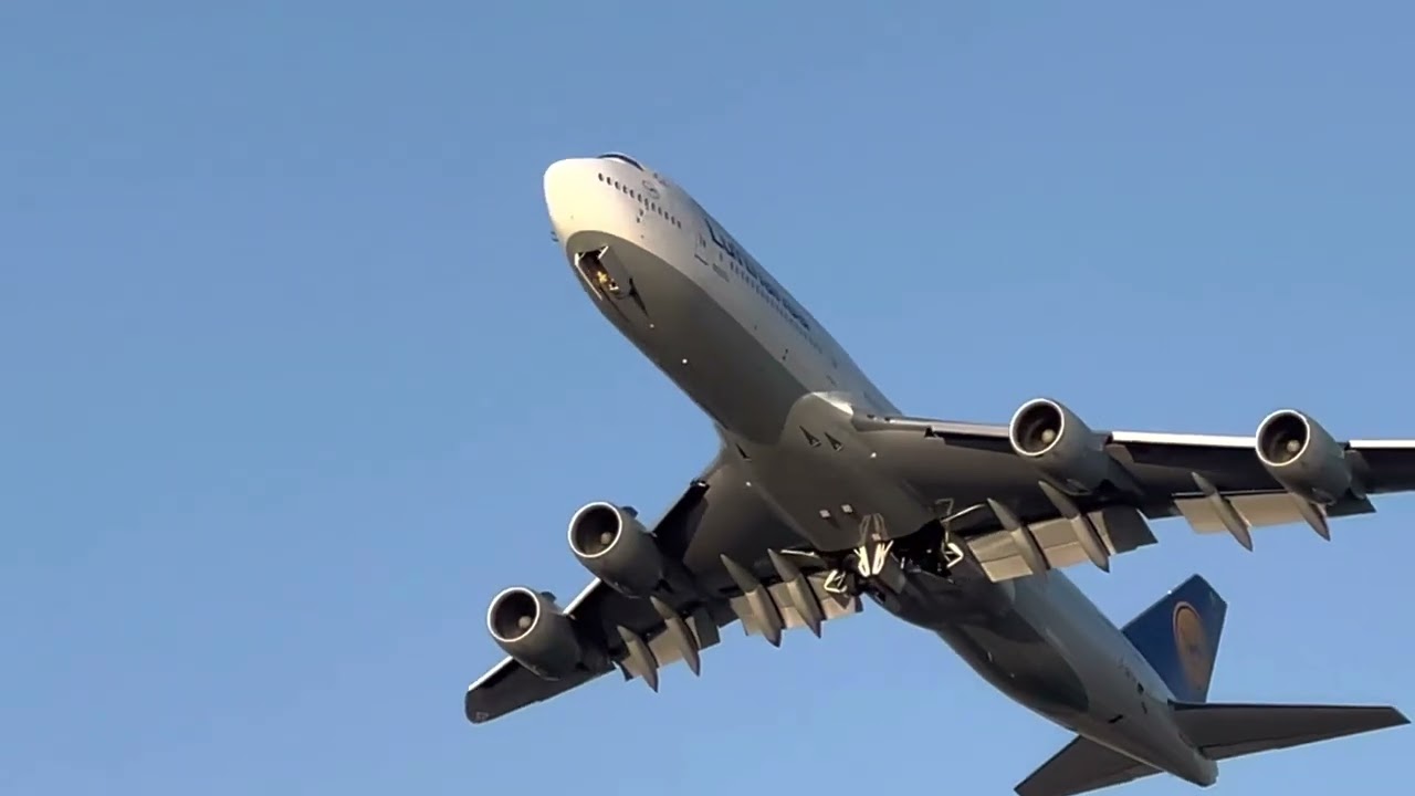 BOEING 747-830 LUFTHANSA - Miami International Airport / D-ABYK