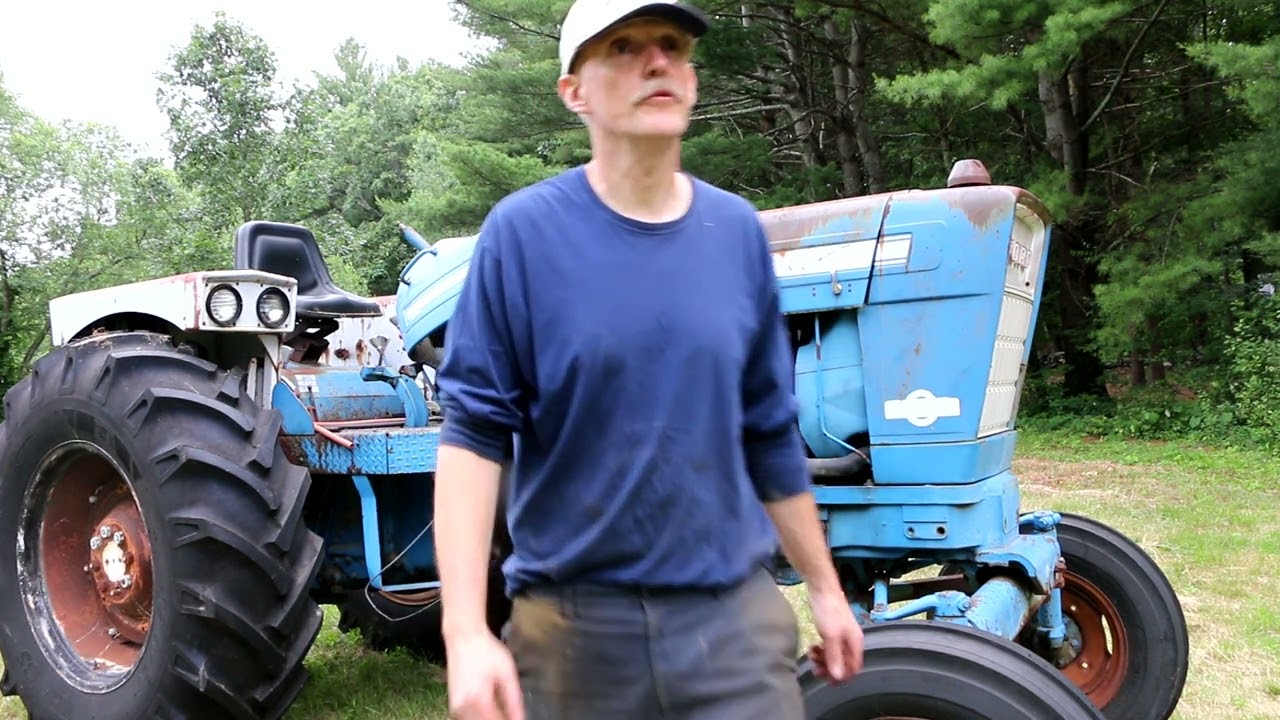 Ford 5000 Diesel Tractor: New steering wheel.