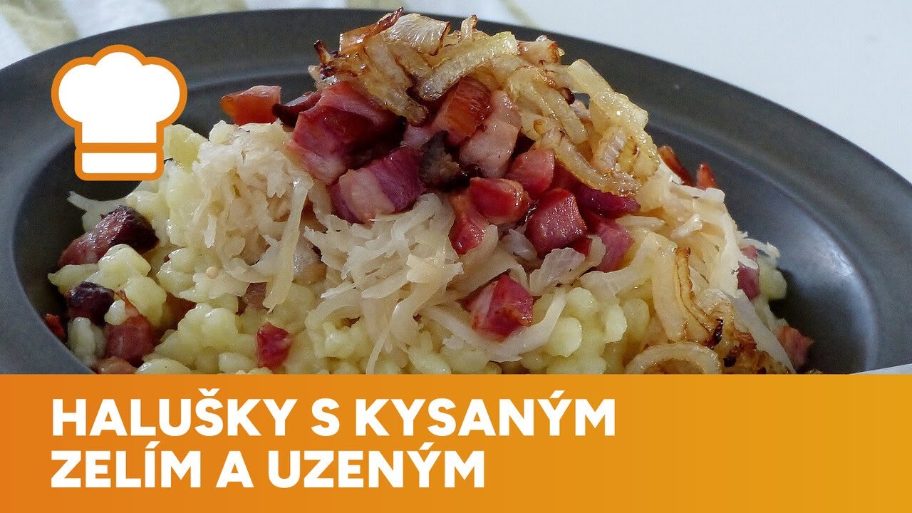 Halušky s uzeným masem a kysaným zelím: Perfektní oběd od našich sousedů.